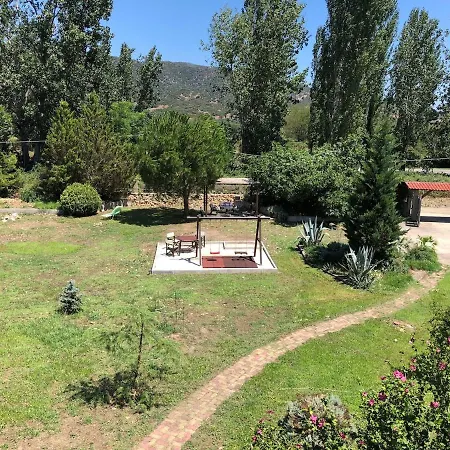 Casa de Férias Luxurius Comfy 2-floor With Big Yard