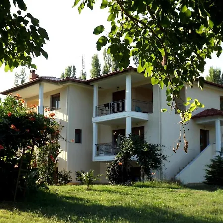 Casa de Férias Luxurius Comfy 2-floor With Big Yard Sikiá