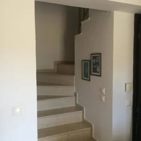 Luxurius Comfy 2-floor With Big Yard Hébergement de vacances *