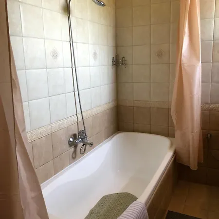 Luxurius Comfy 2-floor With Big Yard Hébergement de vacances