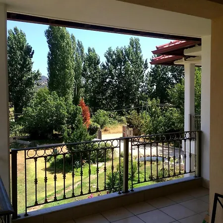 Hébergement de vacances Luxurius Comfy 2-floor With Big Yard *